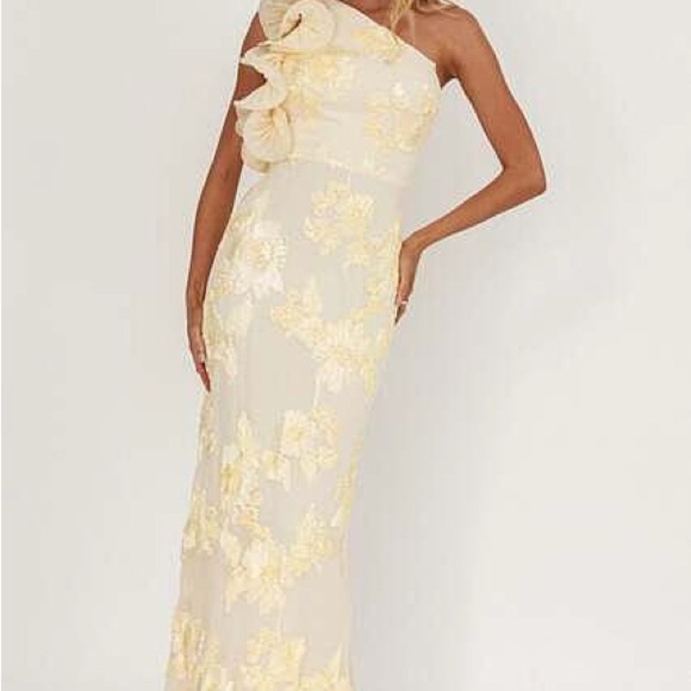 Selfie Leslie Cream and Yellow One-Shoulder Dress